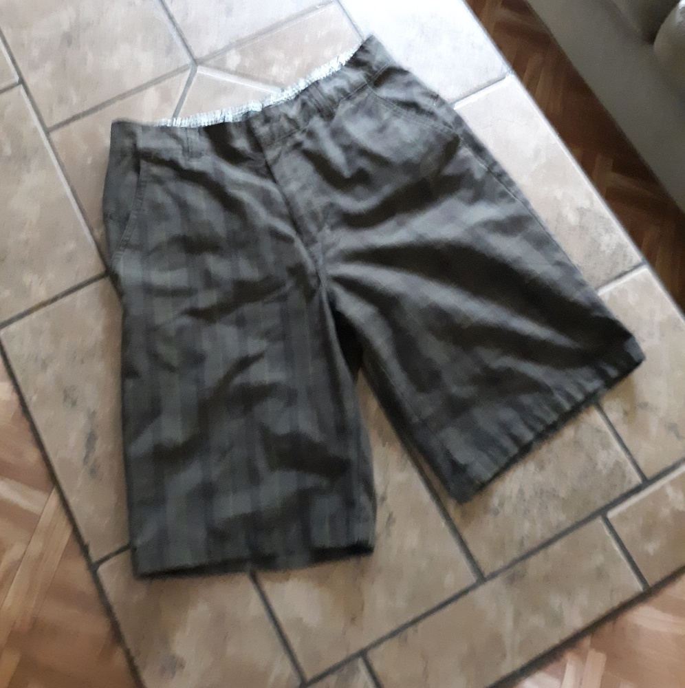 🎉4 for $15🎉Olive&brown plaid shorts